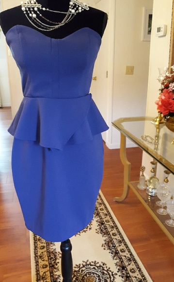 Bisou Bisou Dresses & Skirts - Super cute BISOU BISOU peplum dress